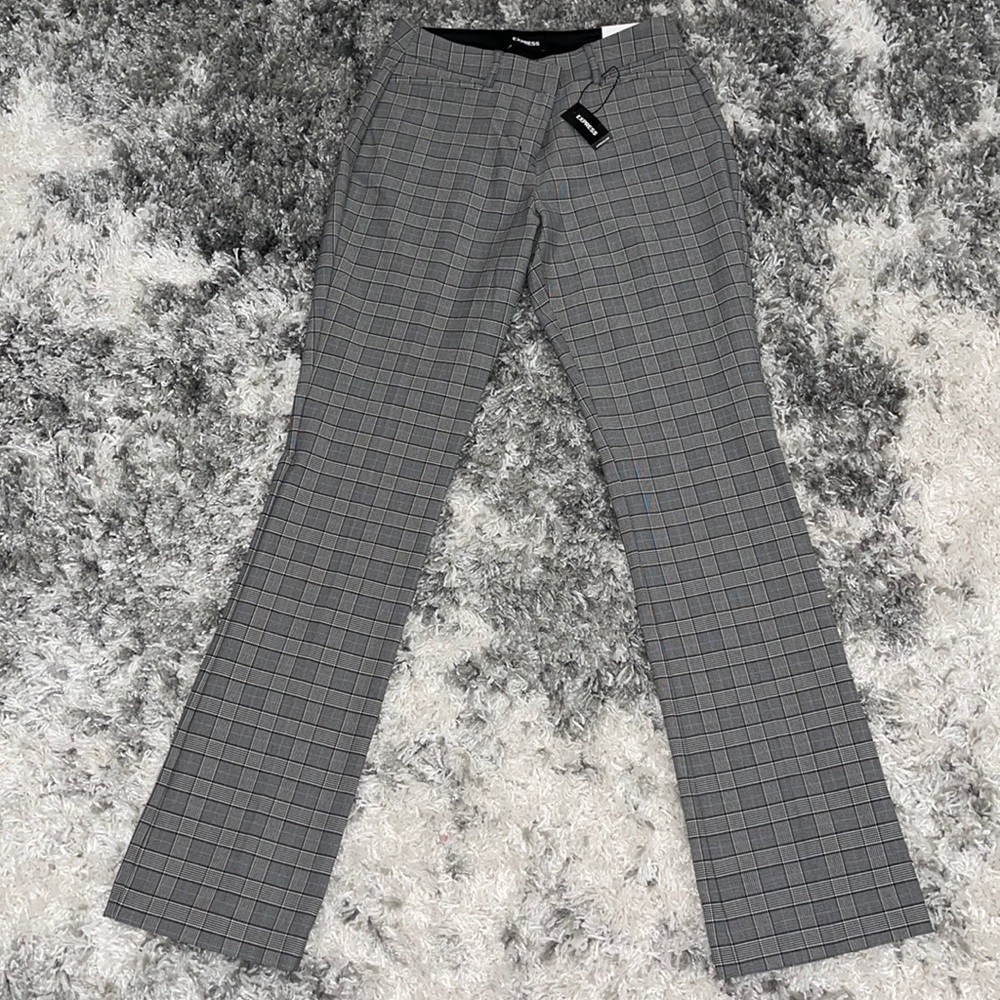 Express mid rise barely boot columnist pant- size 8Long